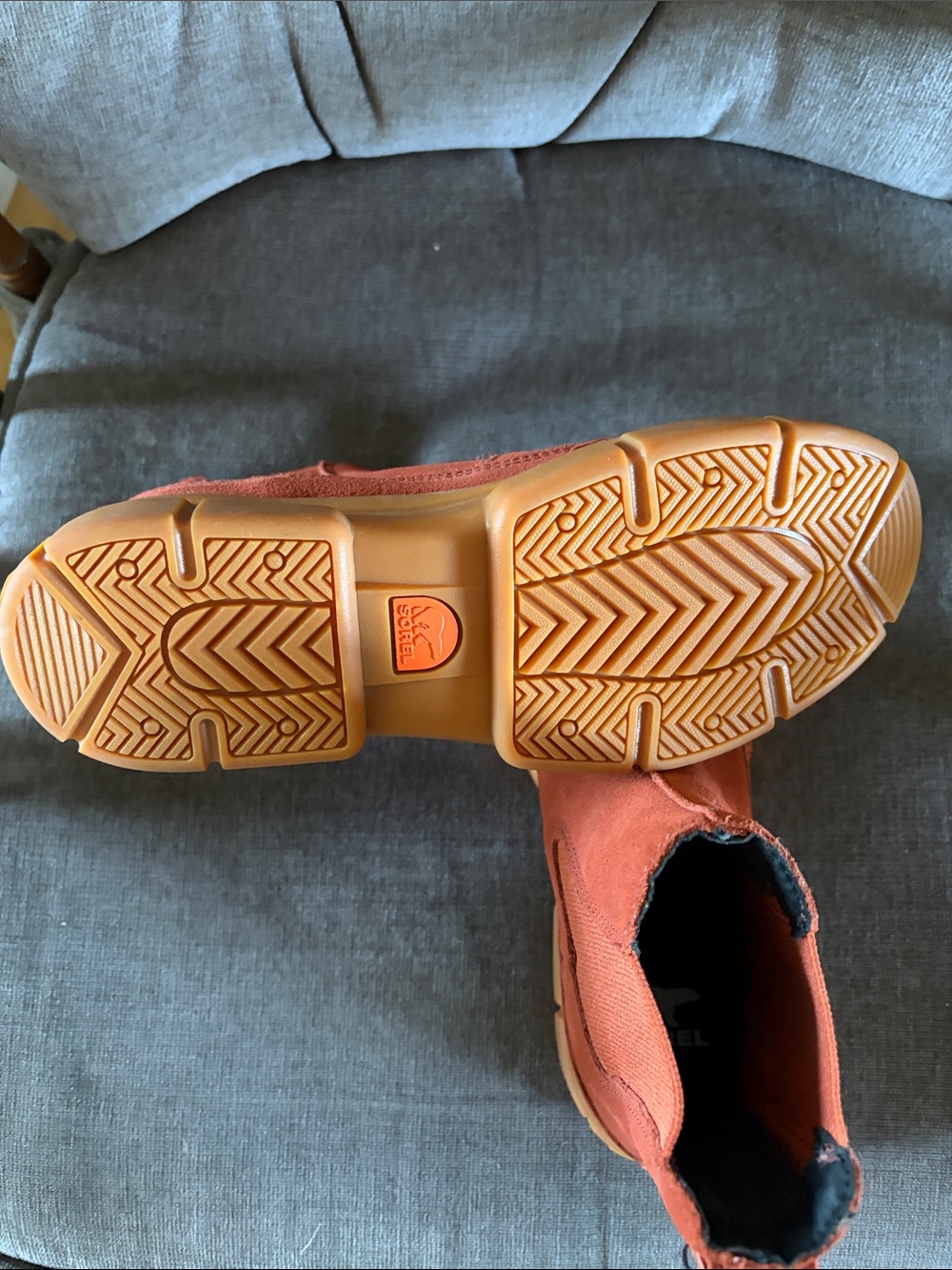 Sorel Men's Chukka Boots in Rust with Gum Sole - Picture 2 of 3